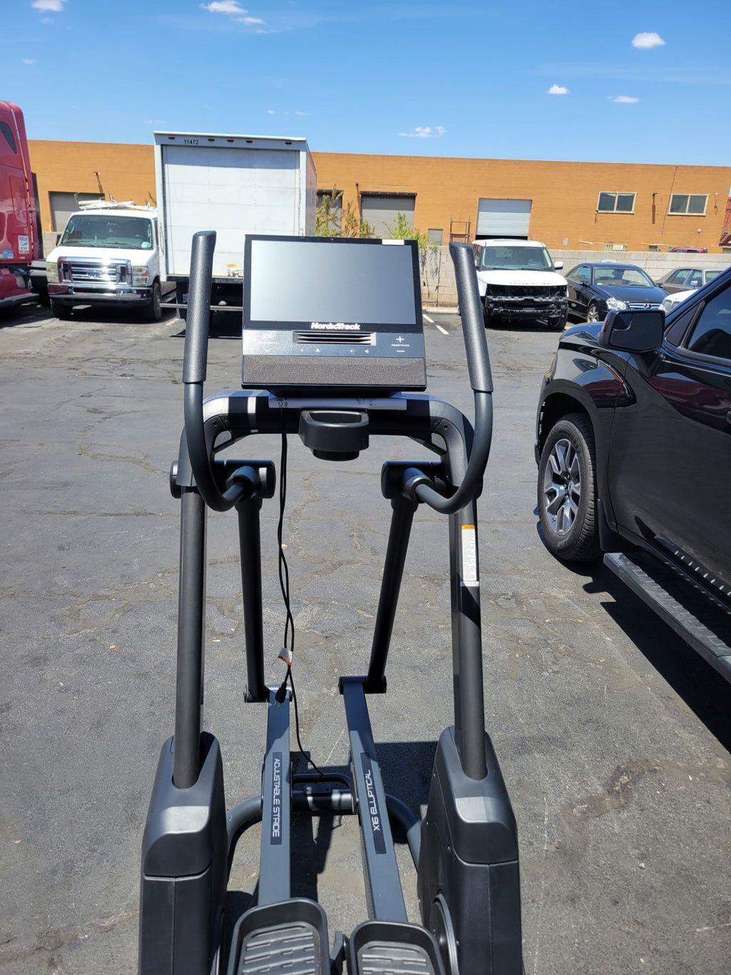 2025 Nordictrack X16 Elliptical Cross Trainer FreeStride Trainer - NTEL71625